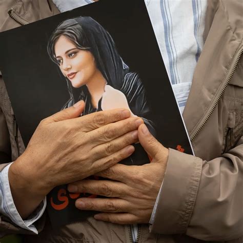 En bikini y sin maquillaje las nuevas fotos con las que sorprendió la chica del clima más