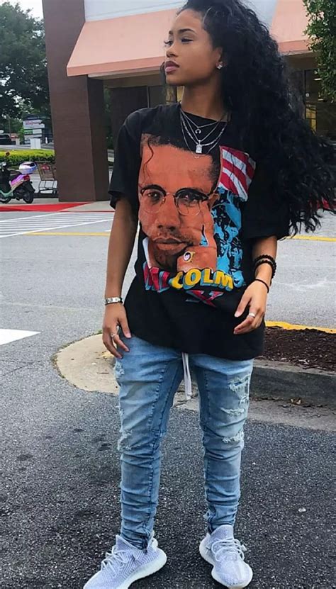 Chat With Mariana Lesbian GL Enjoy Free AI Character Roleplay FlowGPT Mariana Lesbian