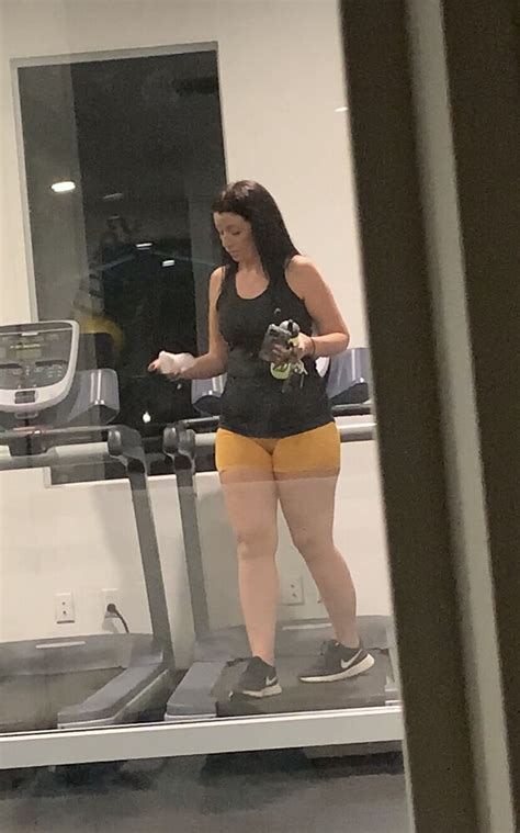 Pawg working out in spandex shorts - Short Shorts & Volleyball - Forum