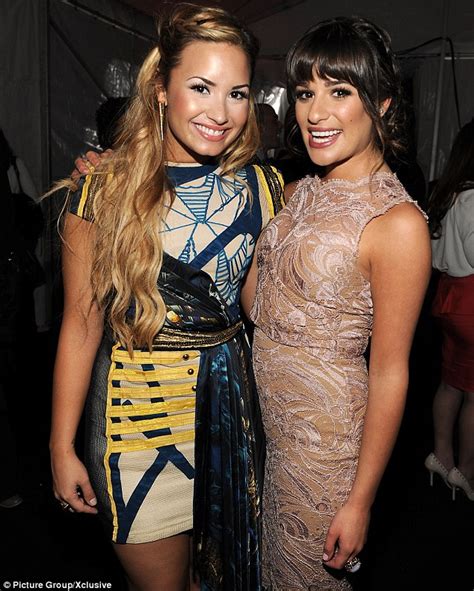 Demi Lovato And Her Lesbian Lover Singer Blows Kisses With On Screen Girlfriend Naya Rivera