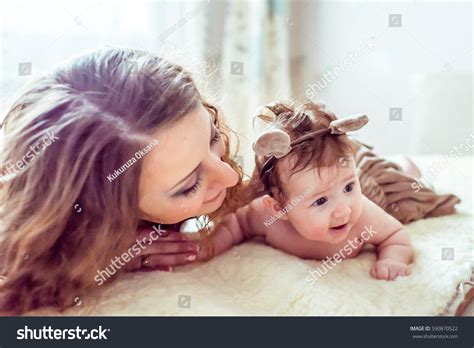 Naked Baby Mother Stock Photo 590870522 Shutterstock