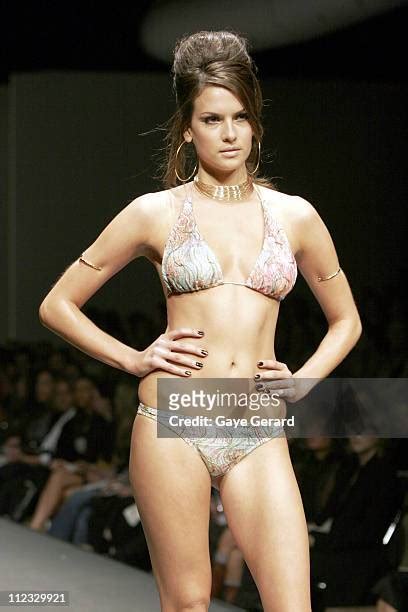 Hot Sexy Rebecca Davies Bikini Pics