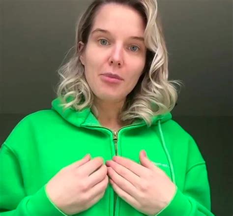 Atriz Rebate Haters Ensaio Sexy De Lingerie Ap S Ser Chamada De Vulgar Por Causa De Decote