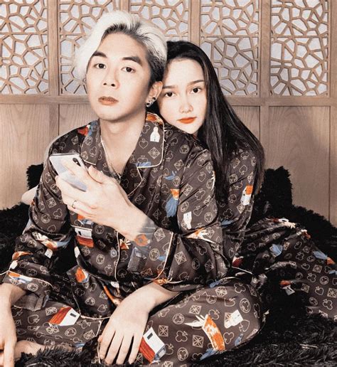 Sau 1 năm sinh con gái đầu lòng Khánh Đơn và bạn gái hot girl bất ngờ tuyên bố hoãn cưới