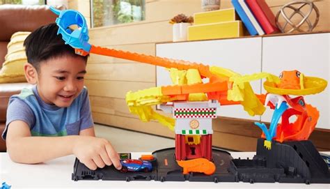Da Mattel I Nuovi Playset Ispirati Alla Serie Hot Wheels Lets Race