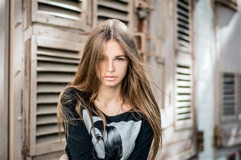 Blonde Girl Wallpapers Top Free Blonde Girl Backgrounds WallpaperAccess