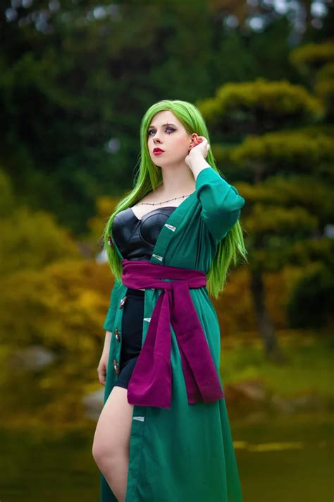15 Female Zoro Cosplays - OtakuKart
