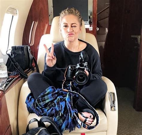 Peace Babe Scrolller