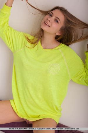 Angelic Blonde In Neon Yellow Dress Shirt Showing Off He XXX Dessert