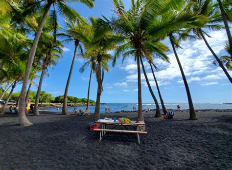Punaluu Black Sand Beach, Pahala - Hawaii Beaches