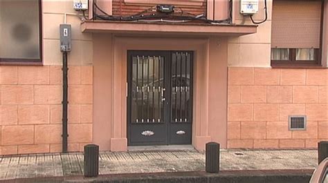 Hallan Los Cad Veres De Una Mujer Y Su Hija En Una Vivienda De Deusto