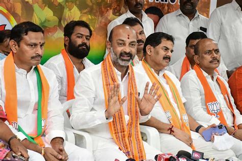 Telangana Bjp Chief Calls For Massive Protest Against Go