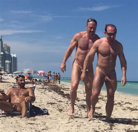 Photo Naked Men On The Beach Page Lpsg
