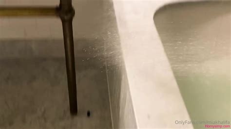 Brand New Full Nude Buthtub Showe Mia Khalifa