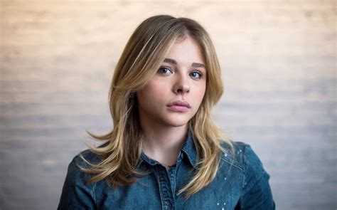 shirt green eyes Chloë Grace Moretz women jeans blonde actress