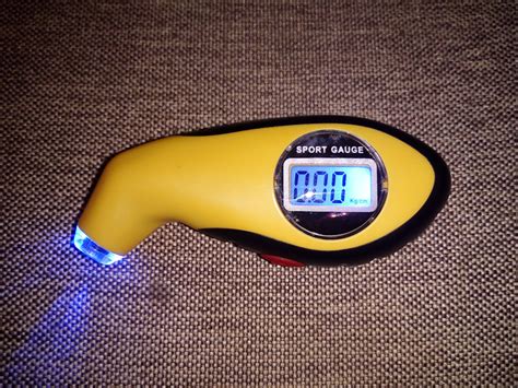 Электронный манометр — УАЗ Patriot, 2,7 л, 2012 года | аксессуары | DRIVE2