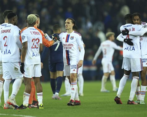 Psg Vs Lyon Leader Psg Loses To Lyon Monaco Rallies To Beat Strasbourg