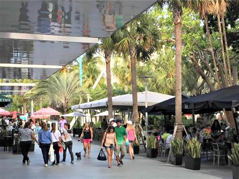 South Beachs Most Popular Destination Is Lincoln Road Lincoln Road