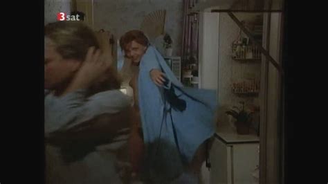 Naked Doris Hick in Kaisermühlen Blues Der Abschied