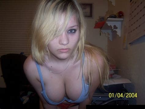 Amateur Blonde Girl Posing In Ligerie Big Tits 260 1600x1200 Porn Pic