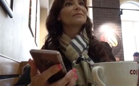 Stijlvolle Mature Milf Laat Zich Voor Veel Geld Verleiden Tot Sex In Een Hotel Seks Met