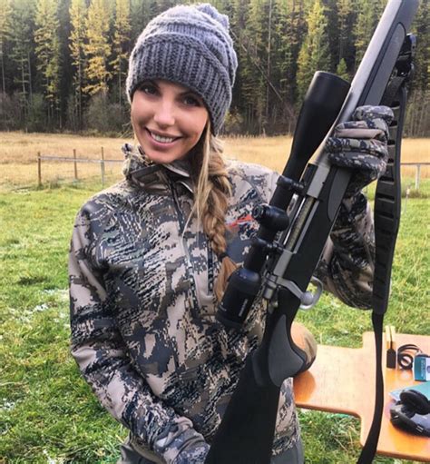 4 Hot Sexy Julie McQueen Bikini Pics