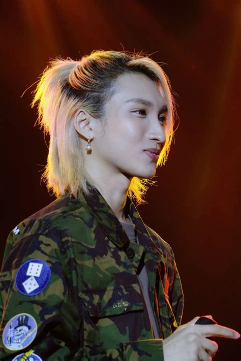 Pin By Veasse On Thai Actors Handsome Actors Gmmtv Actors Cute Gay Couples