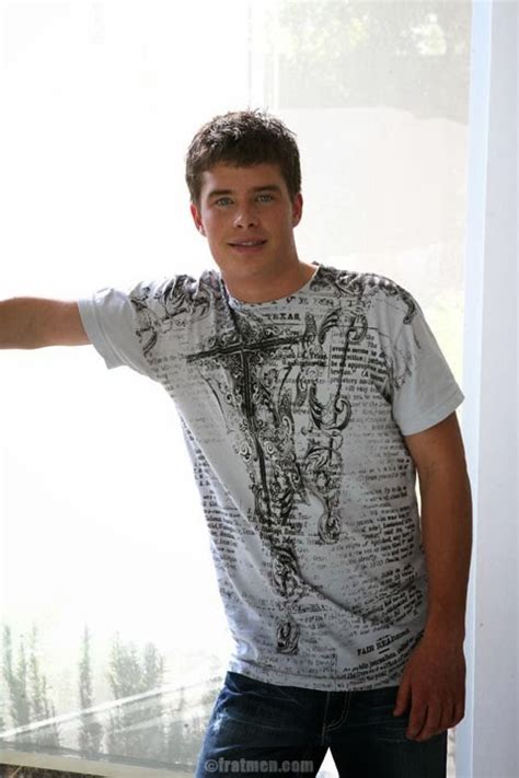 GAY MANS PLEASURE FRAT BOY GETS NAKED