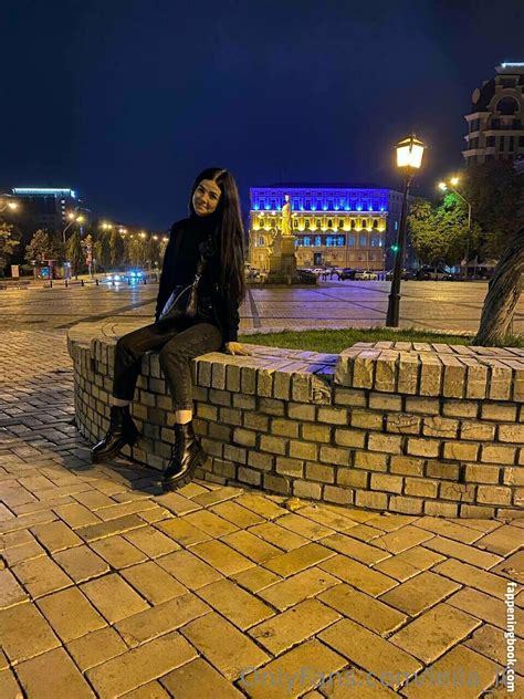 Leila L0 Leila L Nude OnlyFans Leaks The Fappening Photo 5458241 FappeningBook