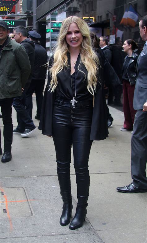 Avril Lavigne Arrives At Good Morning America In New York 02152019