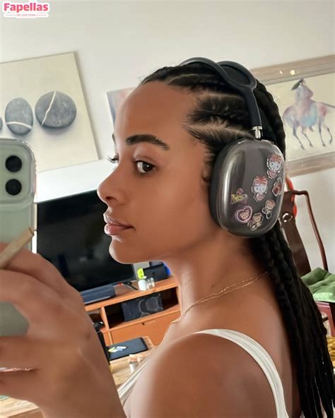 Raina Morris Aka Quakerraina Nude Leaks Fapellas