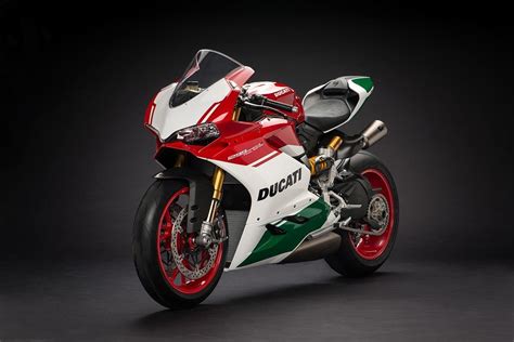 The End Of An Era: Ducati 1299 Panigale R Final Edition