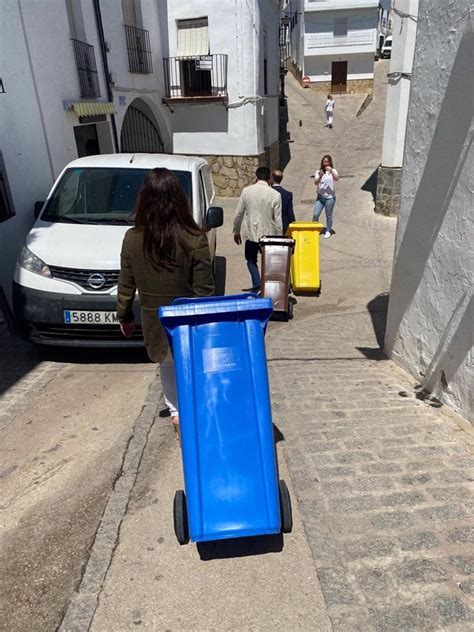 La Recogida Selectiva De Residuos Puerta A Puerta Comienza En El Gastor