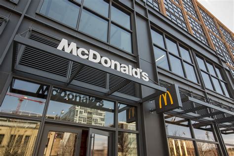 Inside Mcdonalds Fancy New Chicago Flagship Serving Customers Global