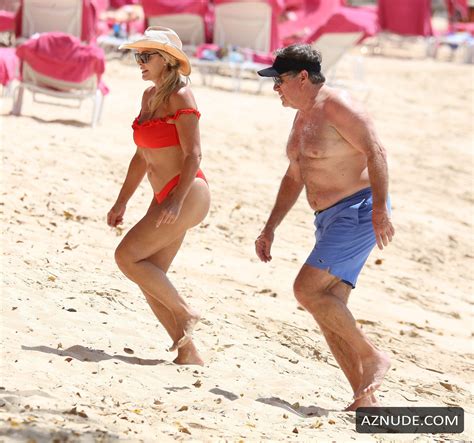 LINDA HOLLIDAY Nude AZNude