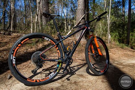Jamis Dakota D29 XC Race Carbon Hardtail - Mtbr.com