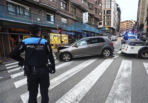 Un Conductor Atropella A Tres Peatones En Oviedo El Comercio Diario