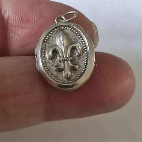 PETIT MÉDAILLON PENDENTIF Ouvrant A secret Argent Fleur de Lys XIXè