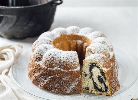 Mohn Marzipan Kuchen ein saftiger Gugelhupf für jeden Tag