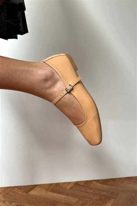 Kad N Babet Nude Rugan