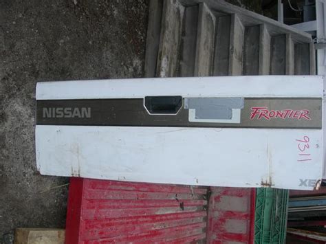 2000 Nissan Frontier Tailgate Parts