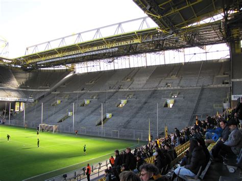 Signal Iduna Park (Westfalenstadion) – StadiumDB.com