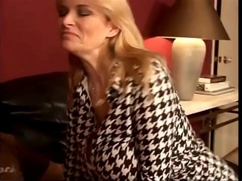 Hot Milf Suck Strong Dick And Gets Screwed XNXX