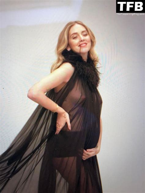 Chiara Ferragni Flashes Her Nude Tits Pic Thefappening