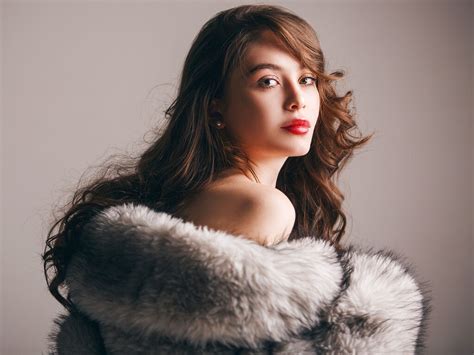 BlerLesly Brunette Babe Webcam SexCamDB