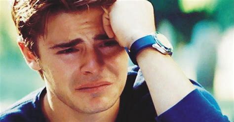 DIARIO DE UN GAY RARO Y DIFERENTE RELATO GAY GORDO CAPÍTULO