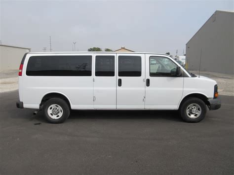 2009 Express 3500 Chevrolet 14 Passenger Van