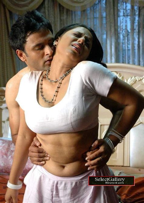 Hot Celebrity Top Entertainment Tollywood Actress Sunakshi In Hot Saree 7