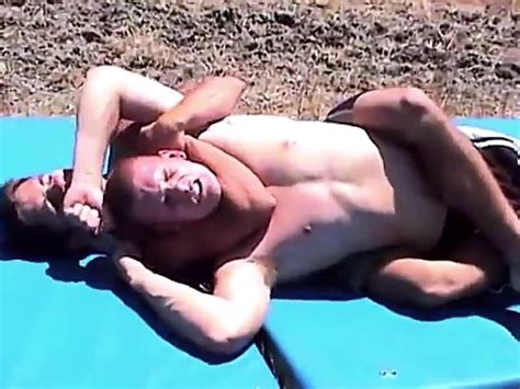 Hot Fight With Sleeper Hold Thisvid