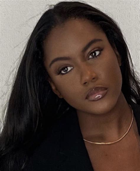 On Twitter Its The Face For Me Pale Skin Makeup Blonde Hair Makeup Brunette